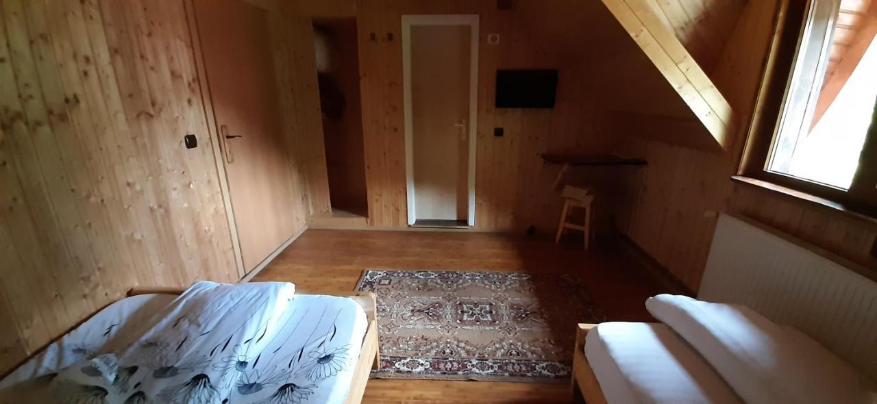 Family Room,1062087400:JPEG